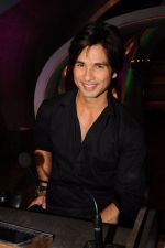 Shahid Kapoor on the sets of Just Dance in Filmcity, Mumbai on 2nd Sept 2011 (50).jpg